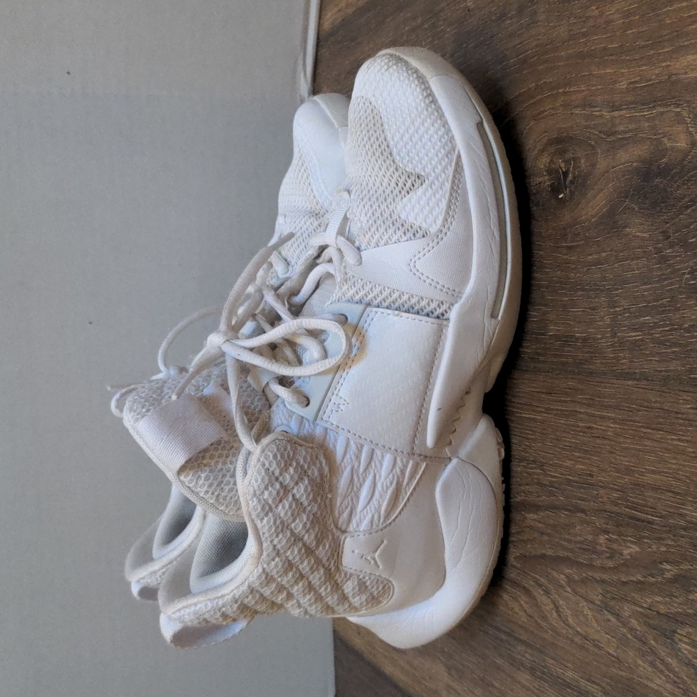 Nike Jordans Women's 7.5 white high top chunky